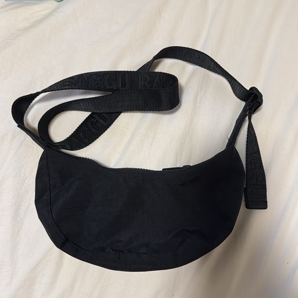 Baggu Smallest (2)Size Crescent Bag - Picture 2 of 4